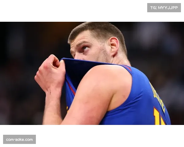 国王新秀克利福德表现抢眼砍下13分5篮板7助攻全能数据展现未来潜力